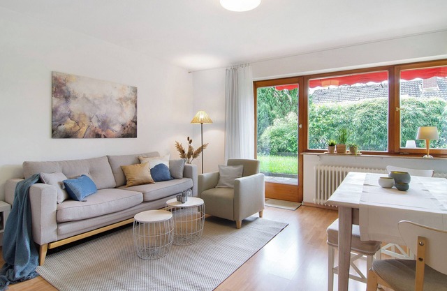Appartement 'Ferienwohnung Am Buchbühl' avec terrasse privée, jardin privé et Wi-Fi