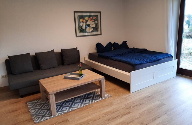 Appartement 'Am Dorfweiher' avec terrasse privée, jardin privé et Wi-Fi