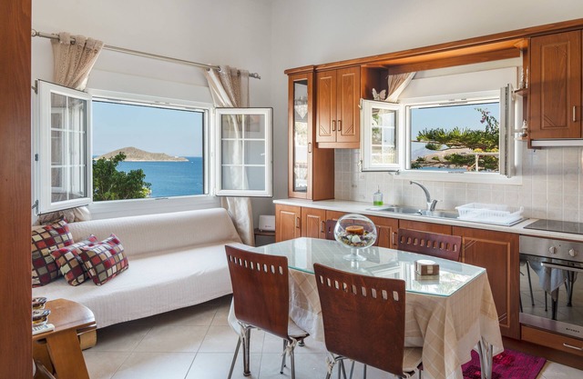 Appartement "Anna House" avec vue sur la mer, jardin et Wi-Fi.