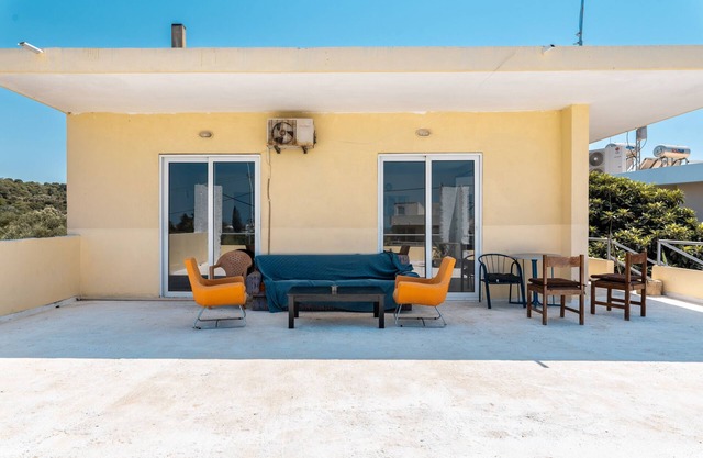 Appartement 'Anthi 1 Pour 3 Personnes' avec Terrasse Partagée, Jardin Partagé et Climatisation