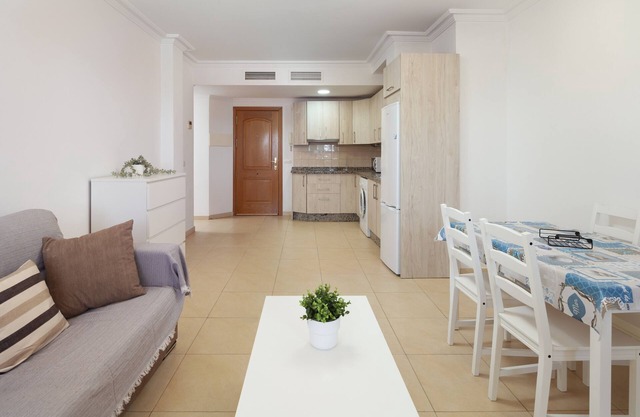 Appartement 'Apartamento La Cala' avec vue sur la mer, Wi-Fi et climatisation