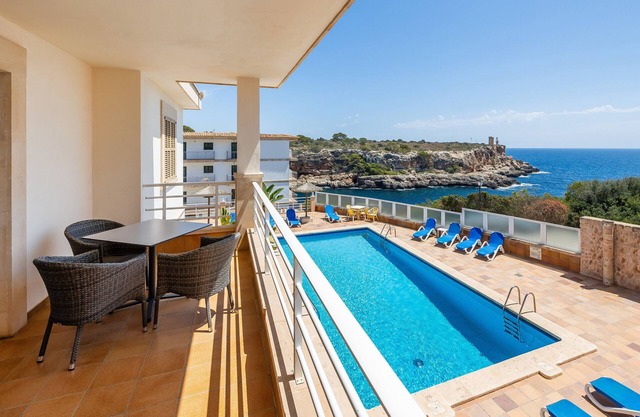 Appartement 'Aptos Villa Sirena Vista Mar' avec piscine partagée, Wi-Fi et climatisation