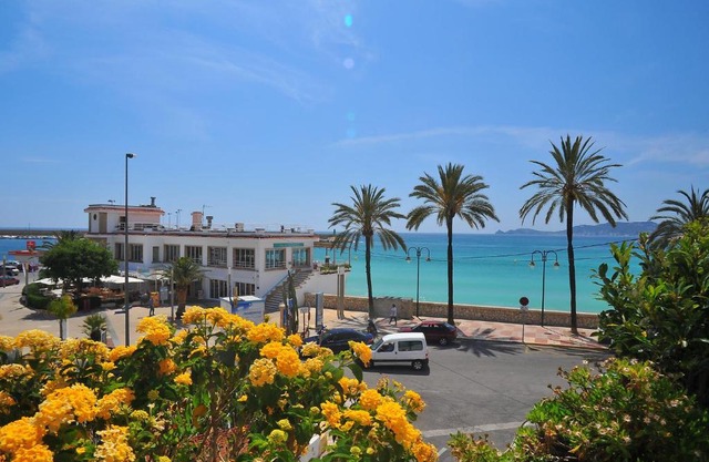 Apartment Atarazanas by Interhome