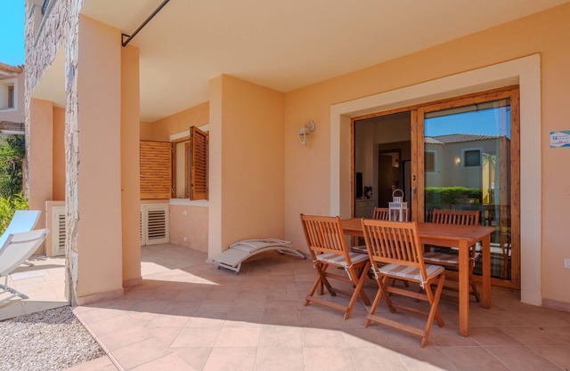 Appartement "Avocado" avec piscine partagée, jardin privé et climatisation