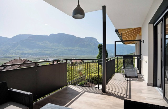Appartement 'Bacchushof Merlot' avec vue sur les montagnes, Wi-Fi et climatisation