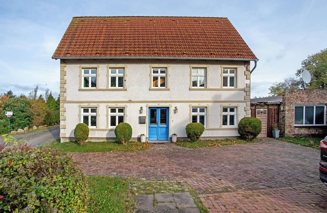 Appartement 'Bäckerhus - Ferienwohnung 2' avec terrasse privée, jardin partagé et Wi-Fi
