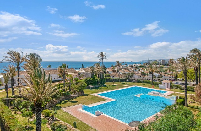Apartamento "Bahia Dorada 4" con vistas al mar, piscina compartida y Wi-Fi