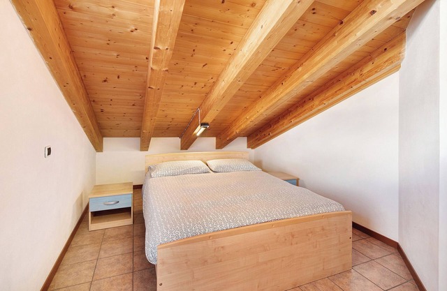 Appartement "Bait del Pont 56" avec vue sur la montagne, Wi-Fi, balcon et jardin