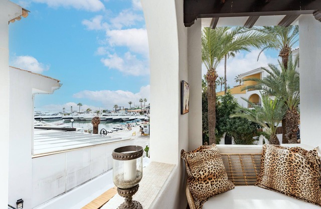 Appartement "Beautiful Frontline" avec piscine partagée, Wi-Fi et climatisation