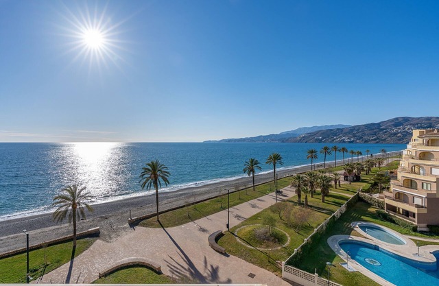Appartement "Bonito Apartamento Frente Al Mar" avec vue sur la mer, Wi-Fi et climatisation.