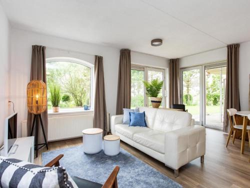Apartment by the Sea, Pet-Friendly Retreat
