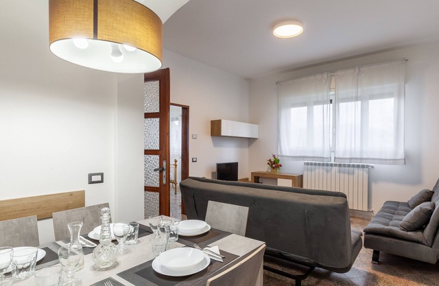 Appartement 'Ca' Graziosi Fiori' avec vue sur la montagne, jardin partagé et Wi-Fi