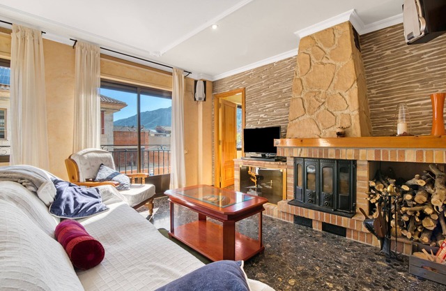 Appartement 'Cal Guerrer' avec vue sur montagne, terrasse privée et balcon