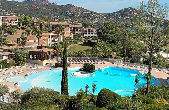 Appartement cap Estérel 4/5 personnes vue mer,Estérel et piscines à Agay