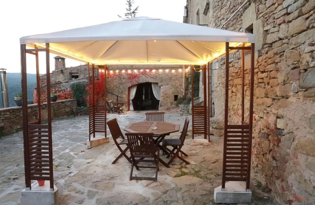 Apartment 'Casa Cueva De Piedra' with Mountain View, Shared Pool and Wi-Fi