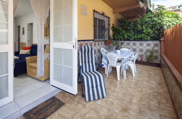 Appartement "Casa Santo Front Beach" avec terrasse privée et Wi-Fi