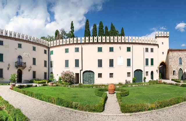 Apartment Castello with Pool