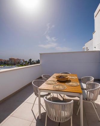 Apartment CÉLERE, 200m from the sea and 4km from golf resorts