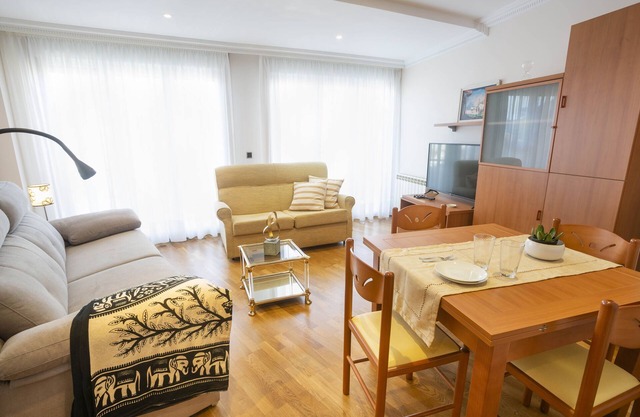 Apartment Center 2 Ports