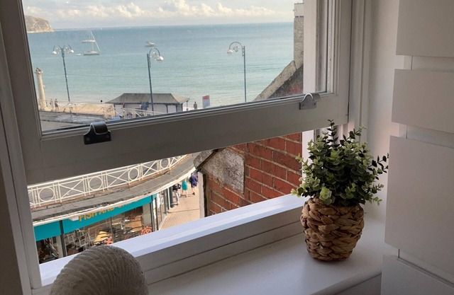 Apartment - Centre of Swanage Stunning Sea Views