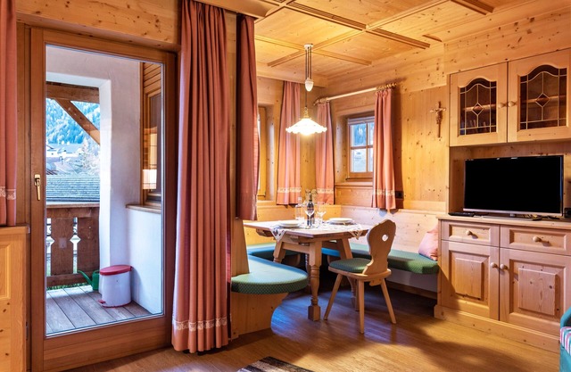 Appartement "Cesa Valeria App Monika" avec vue sur les montagnes, jardin partagé & Wi-Fi