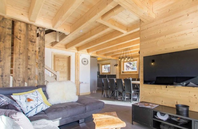 Appartement 'Chalet B - o Saisies' avec vue sur les montagnes, balcon et Wi-Fi
