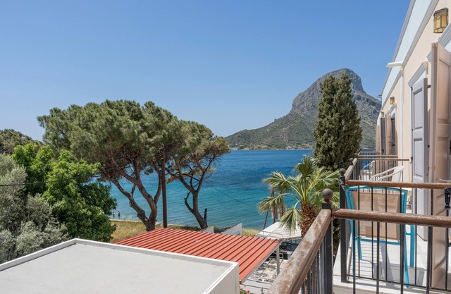 Appartement 'Clio Side Sea View' avec jardin partagé, Wi-Fi et climatisation