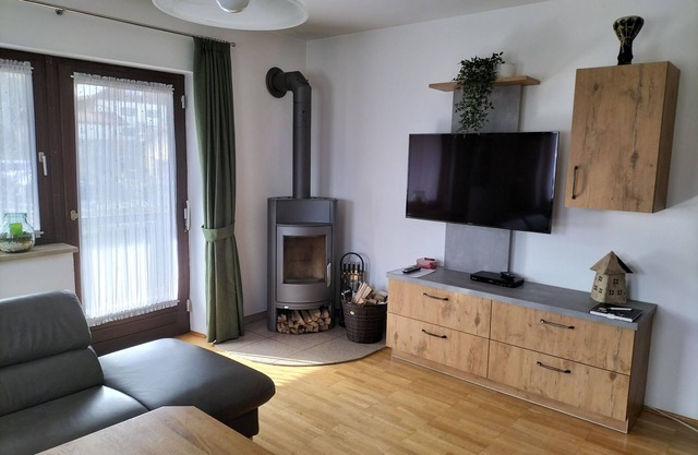 Ferienwohnung Dallinger, 63m2, OG, 1 Schlafzimmer, Wohnzimmer mit Schlafcouch, Küche, Bad, Nichtraucher, max. 4 Pers