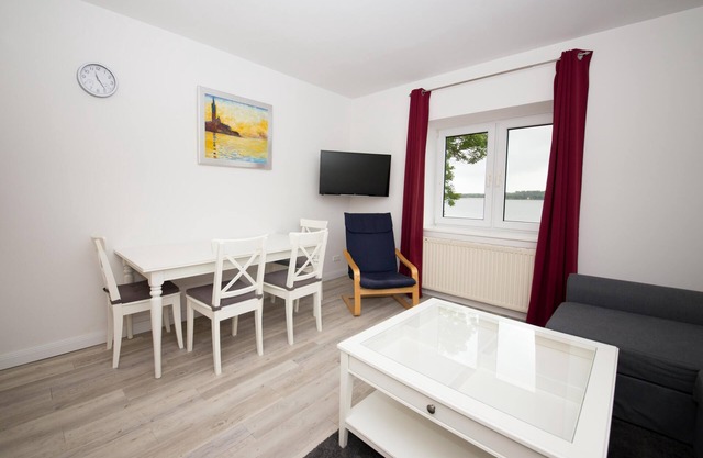 Apartment 4 in the Schleiblick apartment house with a direct view of the Schlei on the ground floor