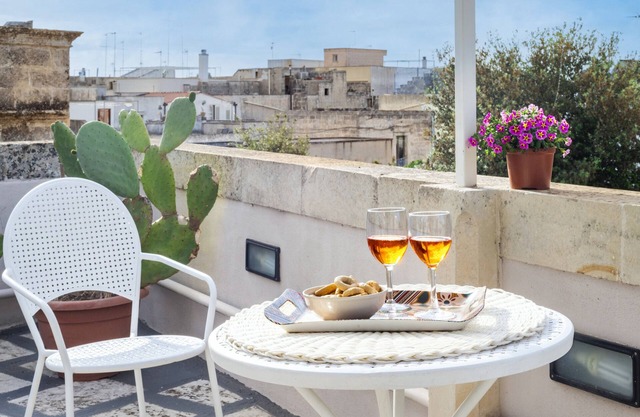 Appartement 'Dimora Con Terrazza Vicino Otranto' avec terrasse privée, Wi-Fi et climatisation