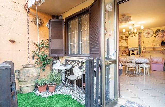 Apartment 'Due Cuori E Una Capanna Lucca' with Mountain View, Private Garden and Air Conditioning