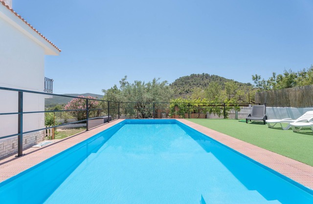 Appartement 'El Cachorro' avec vue sur la montagne, piscine privée et terrasse partagée