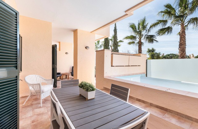 Appartement 'El Oasis Malasia 25 Bajo B' avec piscine privée, Wi-Fi et climatisation