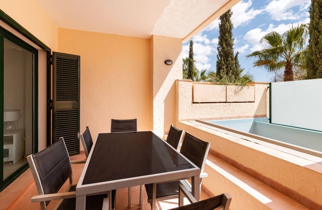 Appartement 'El Oasis Monaco 5 Bajo A' avec piscine partagée, Wi-Fi et climatisation