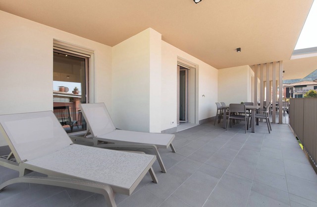 Appartement 'Eleonora C3' avec piscine partagée, terrasse privée et climatisation