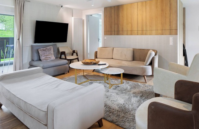 Appartement 'Elmend's Wellnessoase' avec vue sur les montagnes, jardin partagé et Wi-Fi