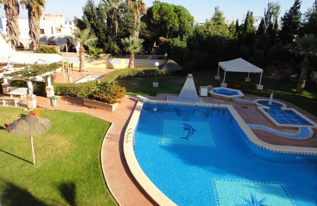 Appartements avec piscine très proche de la plage. Ref.San Antonio 46