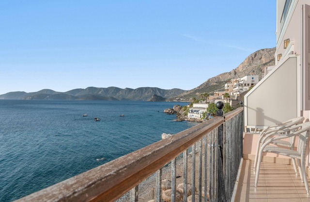 Appartement 'Estia vue sur mer' avec jardin partagé, Wi-Fi et climatisation
