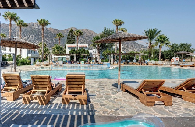 Appartement 'Evripides Family One -bedroom 1' avec piscine partagée, jardin partagé et climatisation