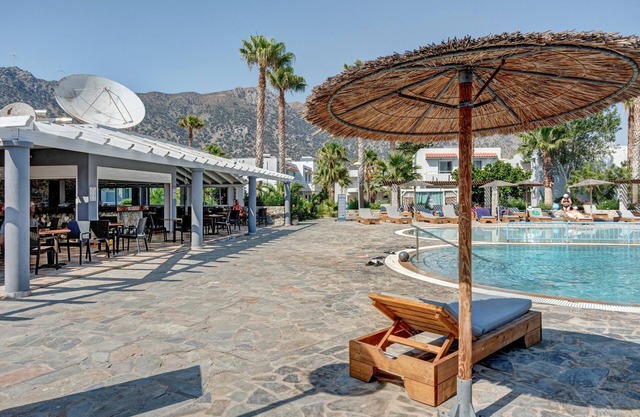 Appartement 'Evripides Family One -bedroom 2' avec piscine partagée, jardin partagé et climatisation
