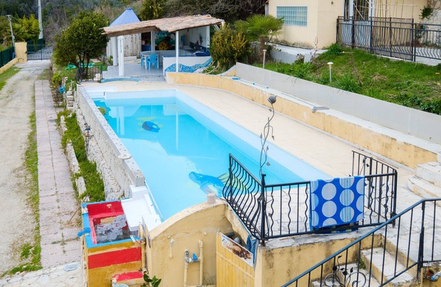 Appartement 'Falicon' avec vue sur la montagne, Wi-Fi et climatisation