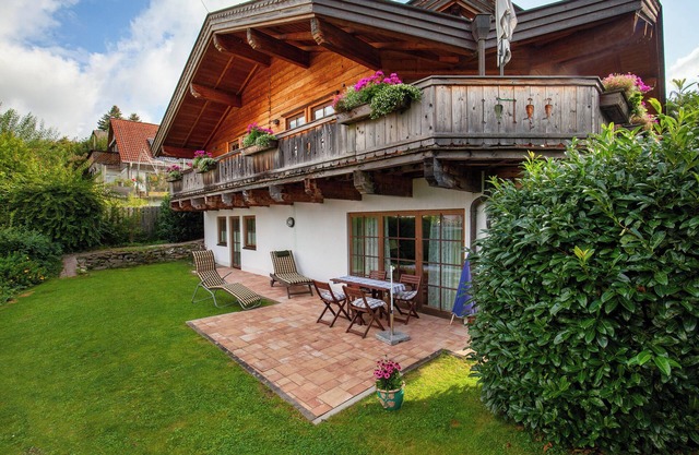Appartement 'Ferienwohnung Hochtaunus-Alm' avec terrasse privée, jardin privé et Wi-Fi