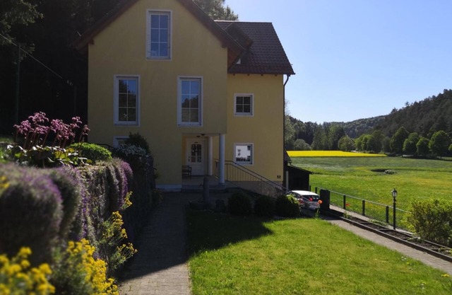 Appartement 'Ferienhaus Am Bach' avec terrasse privée et Wi-Fi