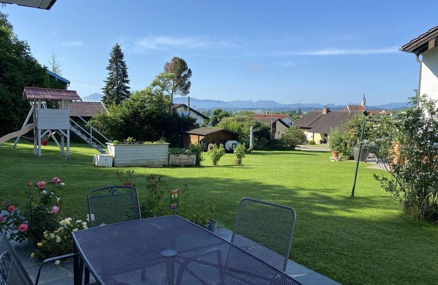 Appartement 'Ferienwohnung Haus Bauer' avec vue sur les montagnes, terrasse privée et Wi-Fi