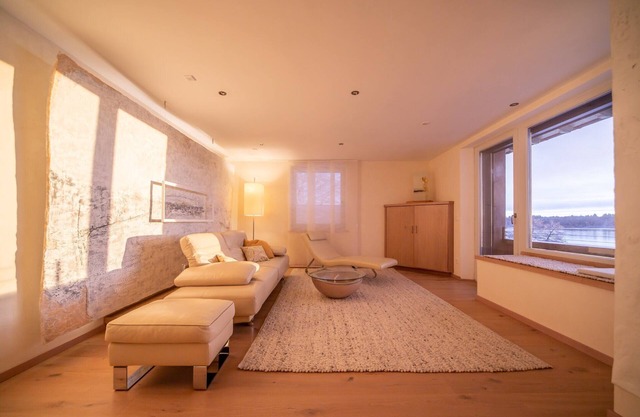 Appartement 'Ferienwohnung Weitblick' avec vue sur le lac, jardin partagé et Wi-Fi