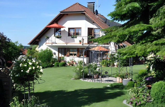 Appartement 'Ferienwohnung Im Rosengarten' avec balcon et Wi-Fi