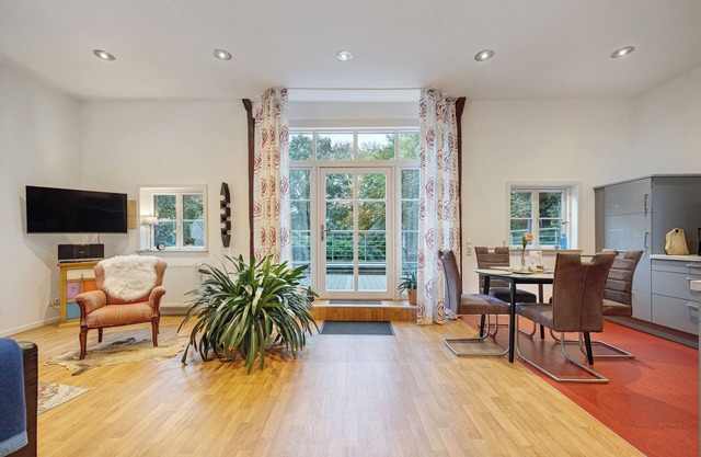 Appartement 'Ferienwohnung Varga Schafstedt' avec terrasse privée, jardin partagé et Wi-Fi