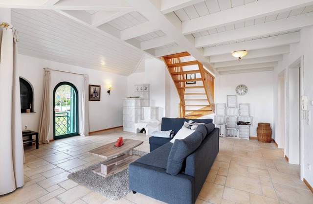 Appartement 'Ferienwohnung Weingut Löwenthal' avec vue sur les montagnes, balcon et Wi-Fi