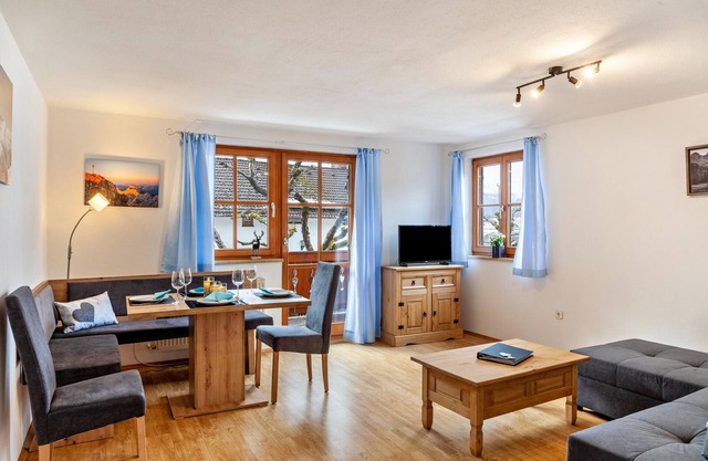Appartement 'Ferienwohnung Zugspitze' avec vue sur les montagnes, balcon et Wi-Fi