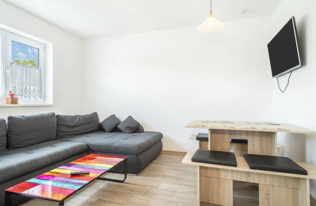 Charming Apartment “Ferienwohnung Eyrich EG” only a Short Walk from Lake Constance with Wi-Fi, Terrace & Garden; Parking Available